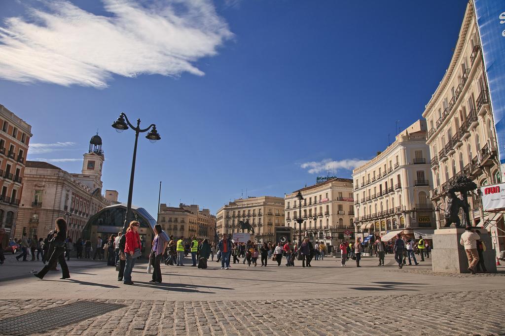 Puerta Del Sol Rooms Madrid Exteriör bild